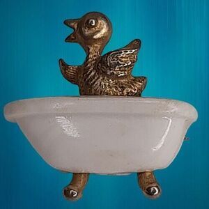 Vtg NEMO signed Miniature Duck in a Bathtub Brooch Pin Gold-Tone c-clasp
